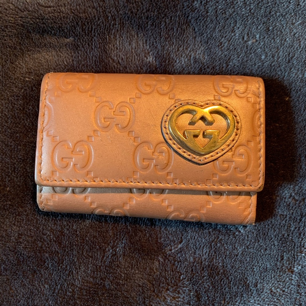 EUC Gucci Guccisima Heart 6 Key Holder